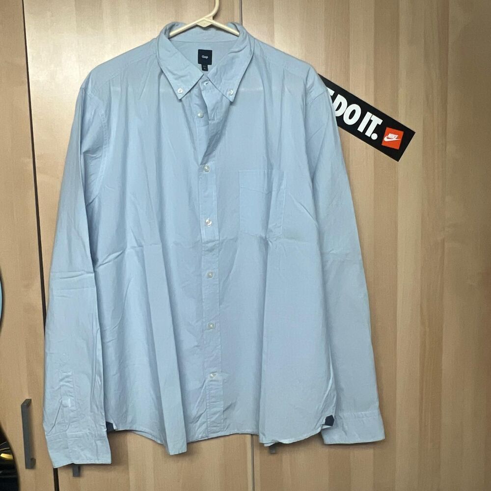 Gap Blue button down with thin stripes